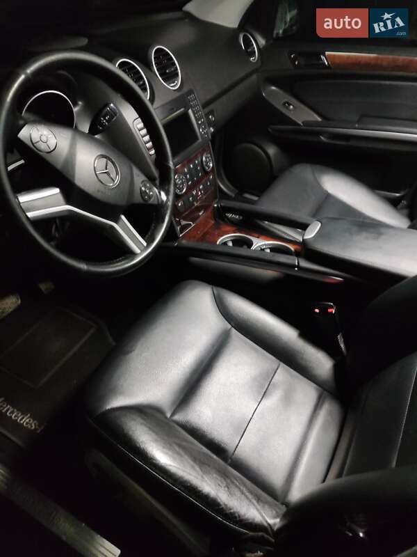 Внедорожник / Кроссовер Mercedes-Benz M-Class 2010 в Черновцах фото 2 Внедорожник / Кроссовер Mercedes-Benz M-Class 2010 в Черновцах