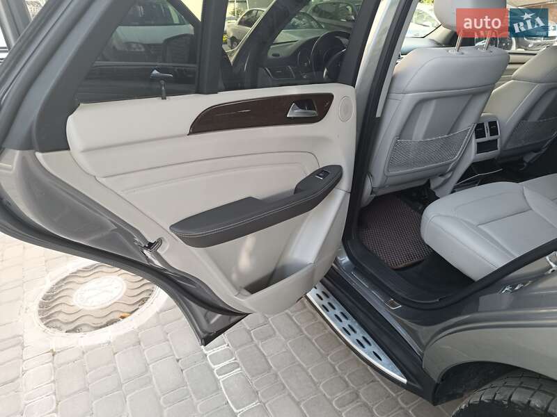 Внедорожник / Кроссовер Mercedes-Benz M-Class 2015 в Каменец-Подольском