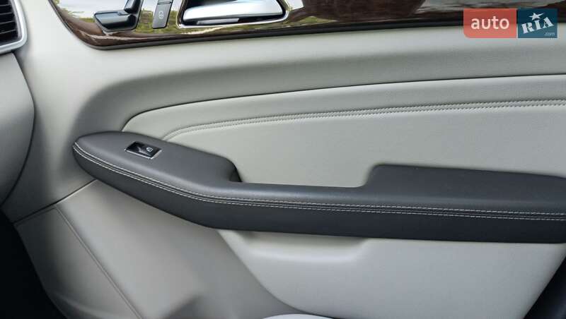 Внедорожник / Кроссовер Mercedes-Benz M-Class 2015 в Каменец-Подольском