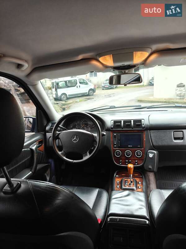 Внедорожник / Кроссовер Mercedes-Benz M-Class 2004 в Калуше