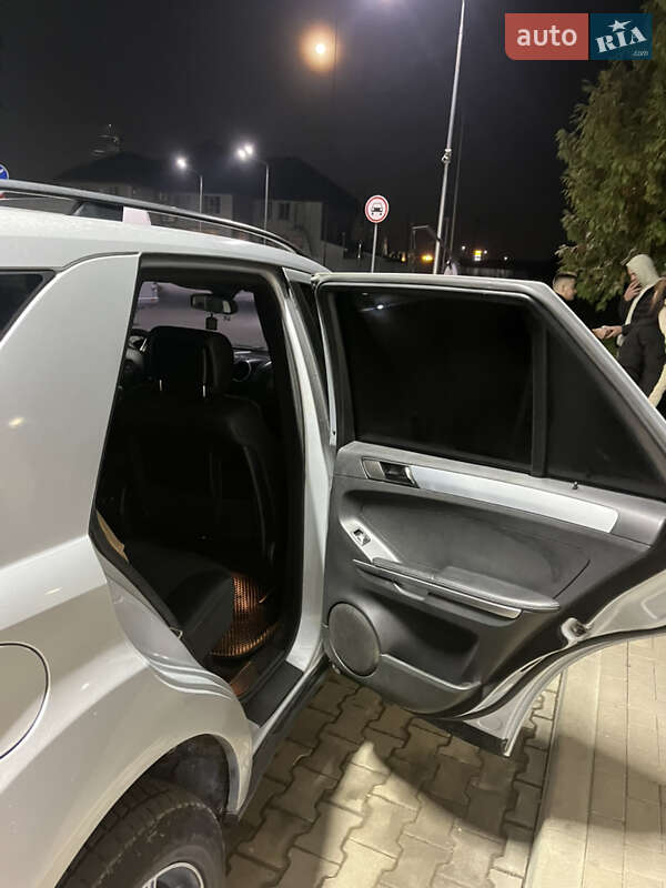 Позашляховик / Кросовер Mercedes-Benz M-Class 2006 в Дубовому