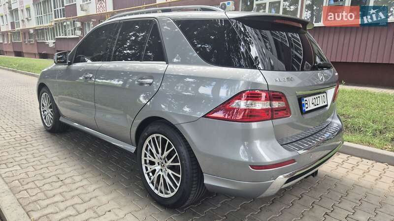 Позашляховик / Кросовер Mercedes-Benz M-Class 2015 в Полтаві фото 6 Позашляховик / Кросовер Mercedes-Benz M-Class 2015 в Полтаві