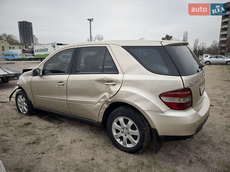 Внедорожник / Кроссовер Mercedes-Benz M-Class 2006 в Кропивницком