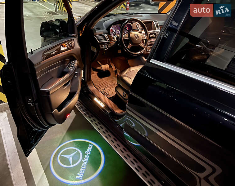 Внедорожник / Кроссовер Mercedes-Benz M-Class 2013 в Киеве