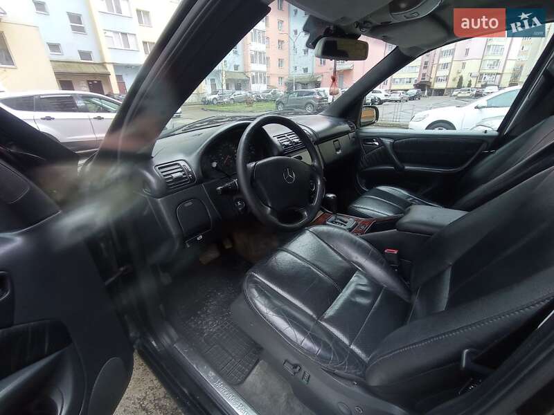 Внедорожник / Кроссовер Mercedes-Benz M-Class 2002 в Черновцах