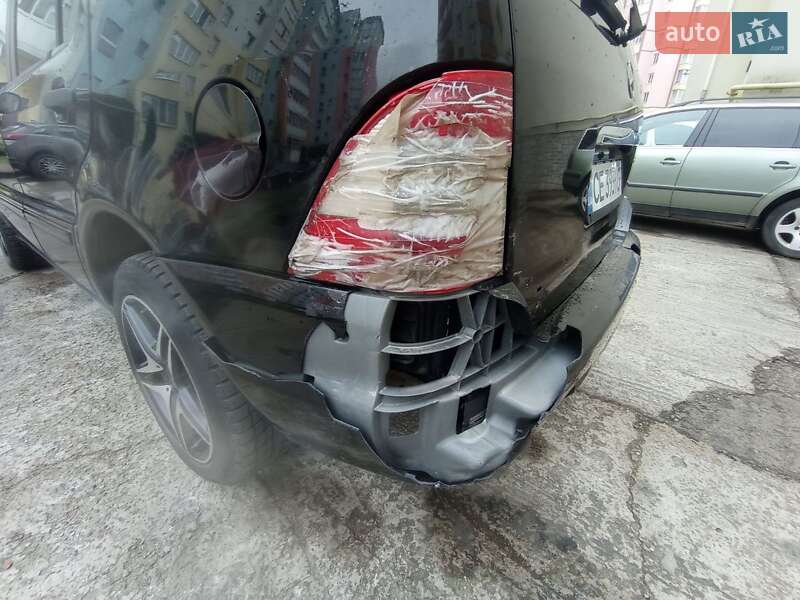 Внедорожник / Кроссовер Mercedes-Benz M-Class 2002 в Черновцах
