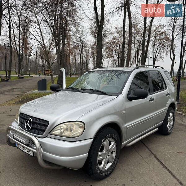 Внедорожник / Кроссовер Mercedes-Benz M-Class 2001 в Киеве
