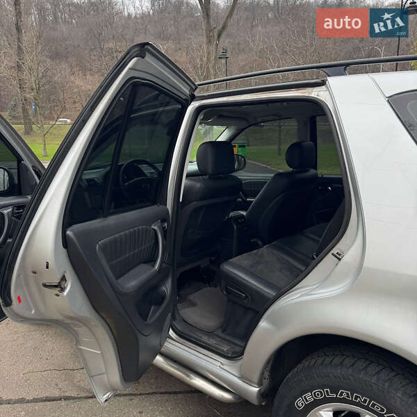 Внедорожник / Кроссовер Mercedes-Benz M-Class 2001 в Киеве