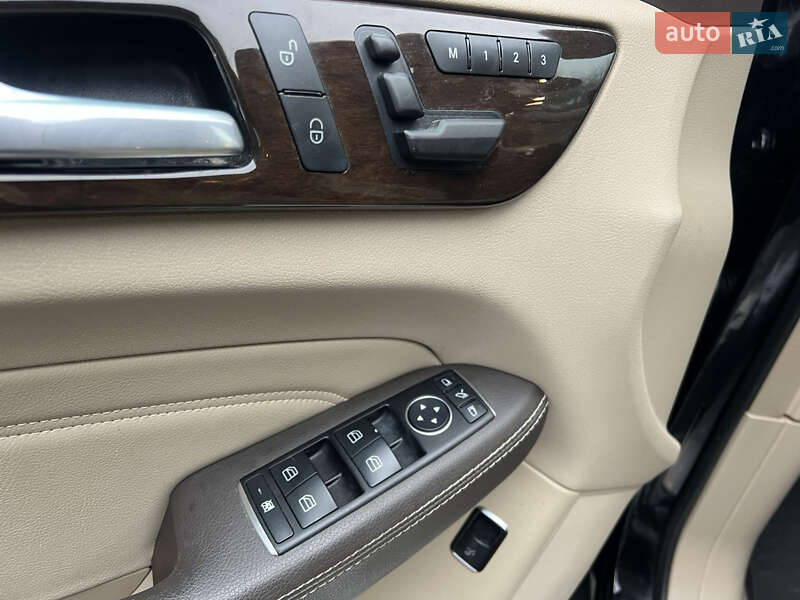 Внедорожник / Кроссовер Mercedes-Benz M-Class 2015 в Киеве