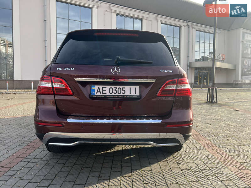 Внедорожник / Кроссовер Mercedes-Benz M-Class 2014 в Днепре фото 4 Внедорожник / Кроссовер Mercedes-Benz M-Class 2014 в Днепре