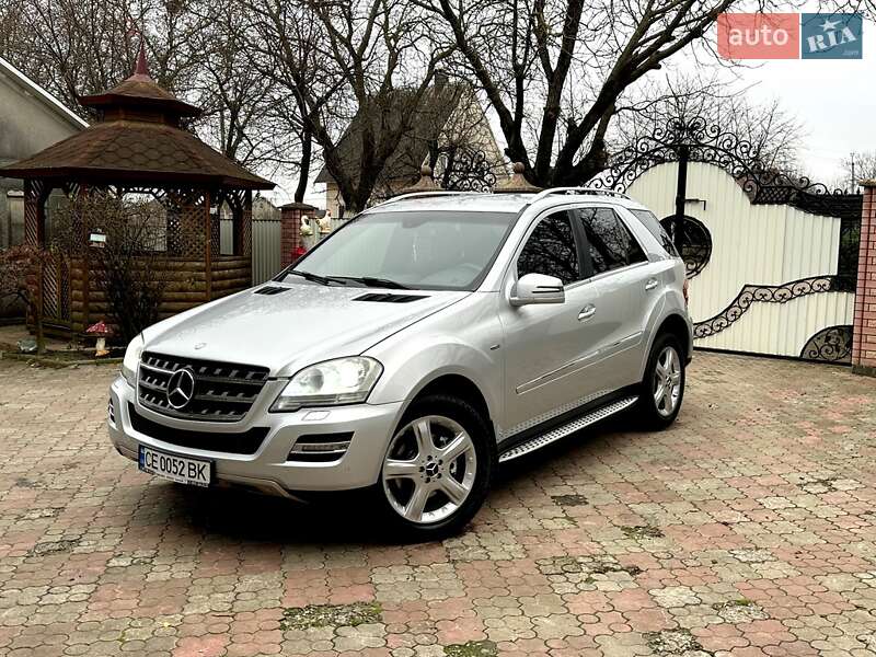 Mercedes-Benz M-Class 2011 Mercedes-Benz M-Class 2011