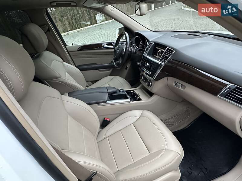 Внедорожник / Кроссовер Mercedes-Benz M-Class 2013 в Черновцах