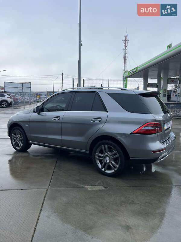 Внедорожник / Кроссовер Mercedes-Benz M-Class 2012 в Белой Церкви фото 17 Внедорожник / Кроссовер Mercedes-Benz M-Class 2012 в Белой Церкви