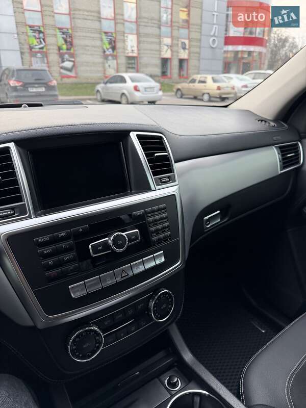 Внедорожник / Кроссовер Mercedes-Benz M-Class 2013 в Днепре фото 44 Внедорожник / Кроссовер Mercedes-Benz M-Class 2013 в Днепре