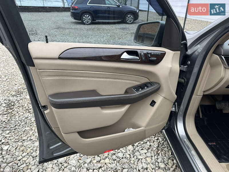 Внедорожник / Кроссовер Mercedes-Benz M-Class 2014 в Черновцах