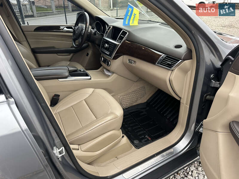 Внедорожник / Кроссовер Mercedes-Benz M-Class 2014 в Черновцах