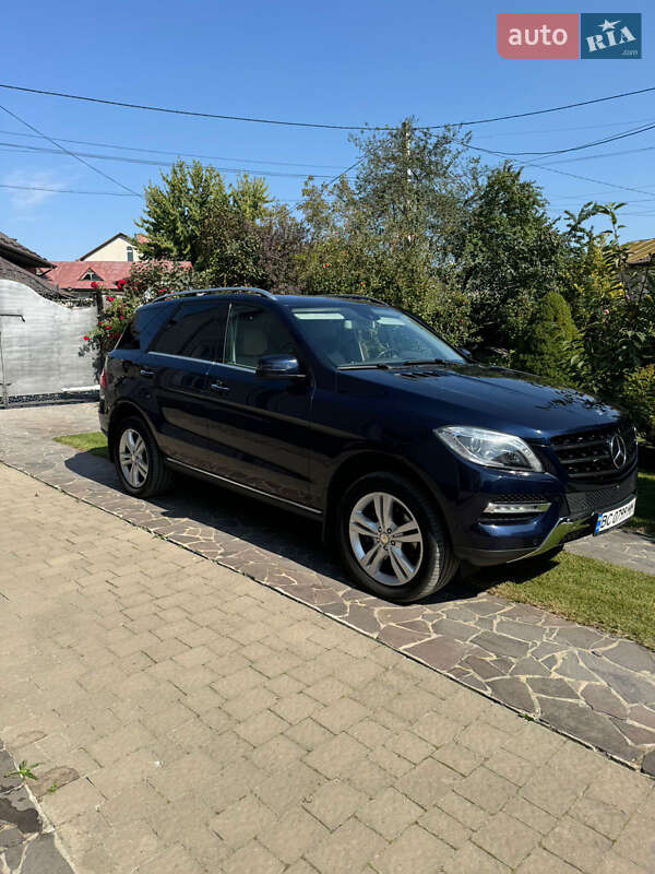 Внедорожник / Кроссовер Mercedes-Benz M-Class 2014 в Бродах