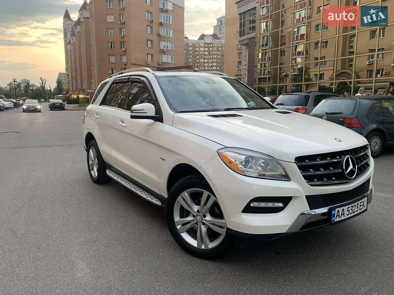 Mercedes-Benz M-Class 2012 Mercedes-Benz M-Class 2012