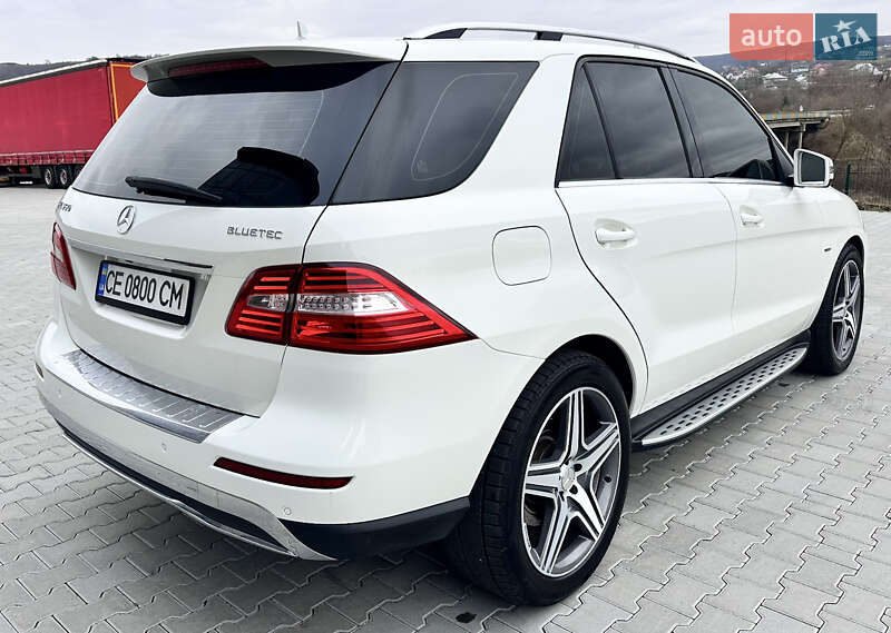 Внедорожник / Кроссовер Mercedes-Benz M-Class 2012 в Черновцах