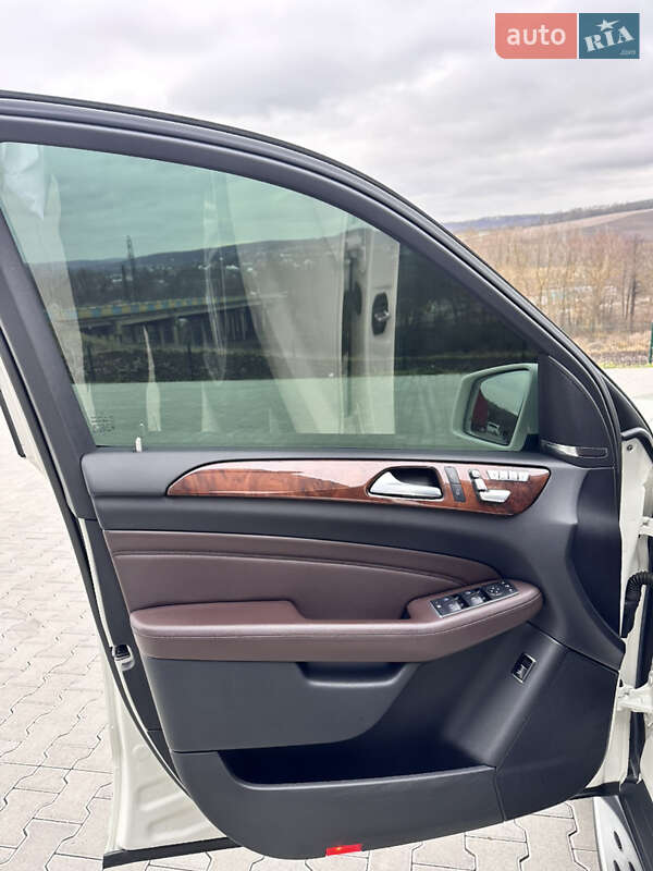 Внедорожник / Кроссовер Mercedes-Benz M-Class 2012 в Черновцах