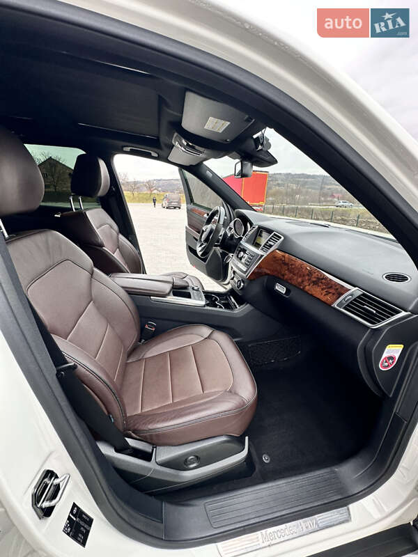 Внедорожник / Кроссовер Mercedes-Benz M-Class 2012 в Черновцах