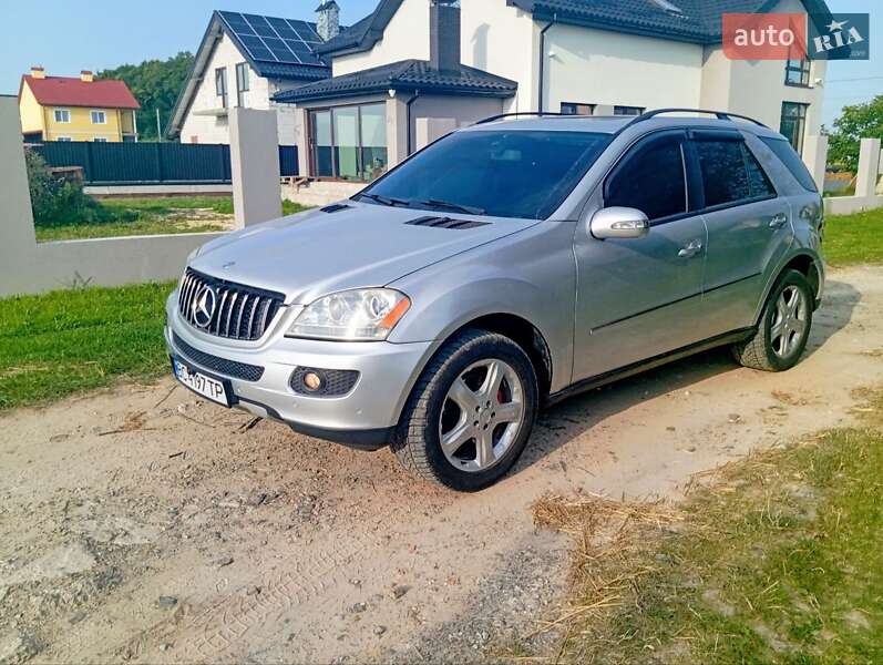 Внедорожник / Кроссовер Mercedes-Benz M-Class 2005 в Львове