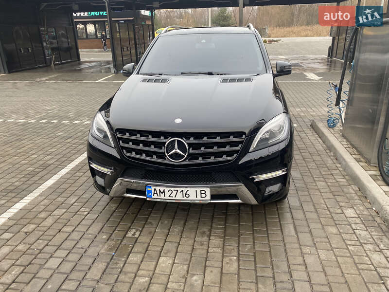 Внедорожник / Кроссовер Mercedes-Benz M-Class 2013 в Звягеле фото 2 Внедорожник / Кроссовер Mercedes-Benz M-Class 2013 в Звягеле