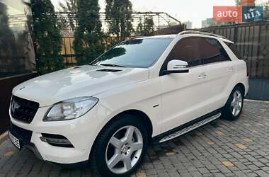 Позашляховик / Кросовер Mercedes-Benz M-Class 2011 в Бучі