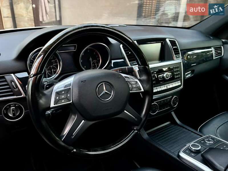 Внедорожник / Кроссовер Mercedes-Benz M-Class 2011 в Буче