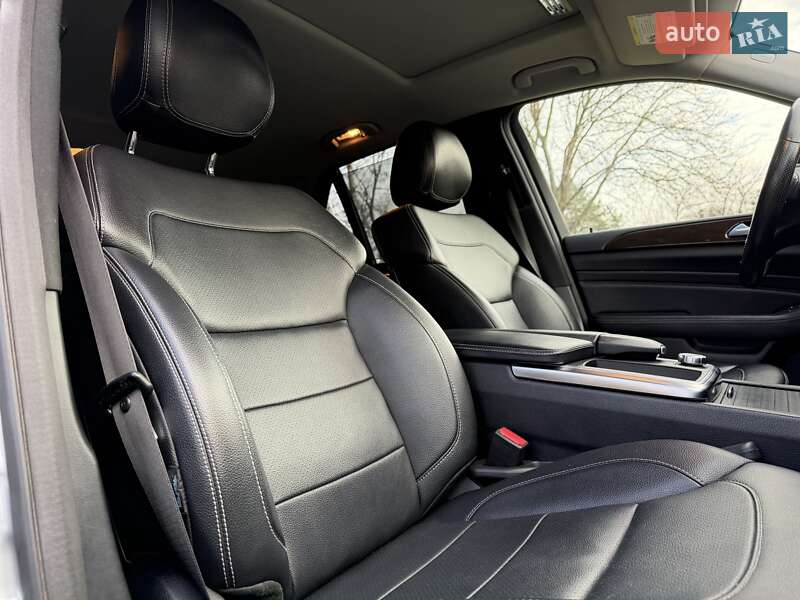 Внедорожник / Кроссовер Mercedes-Benz M-Class 2015 в Луцке