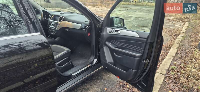 Внедорожник / Кроссовер Mercedes-Benz M-Class 2012 в Солоницевке