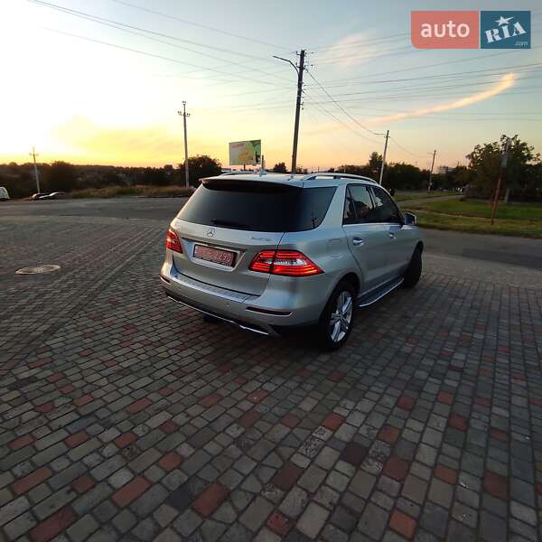 Внедорожник / Кроссовер Mercedes-Benz M-Class 2012 в Нововолынске