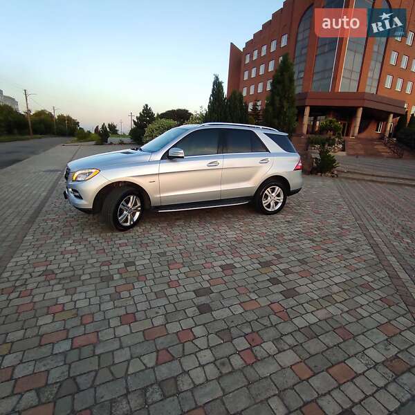 Внедорожник / Кроссовер Mercedes-Benz M-Class 2012 в Нововолынске