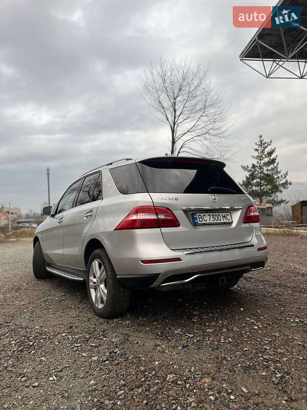 Внедорожник / Кроссовер Mercedes-Benz M-Class 2012 в Самборе