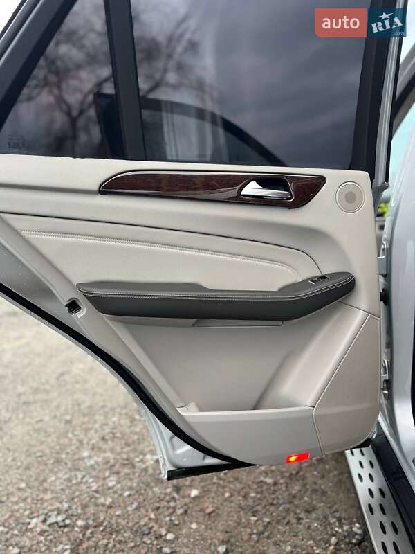 Внедорожник / Кроссовер Mercedes-Benz M-Class 2012 в Самборе