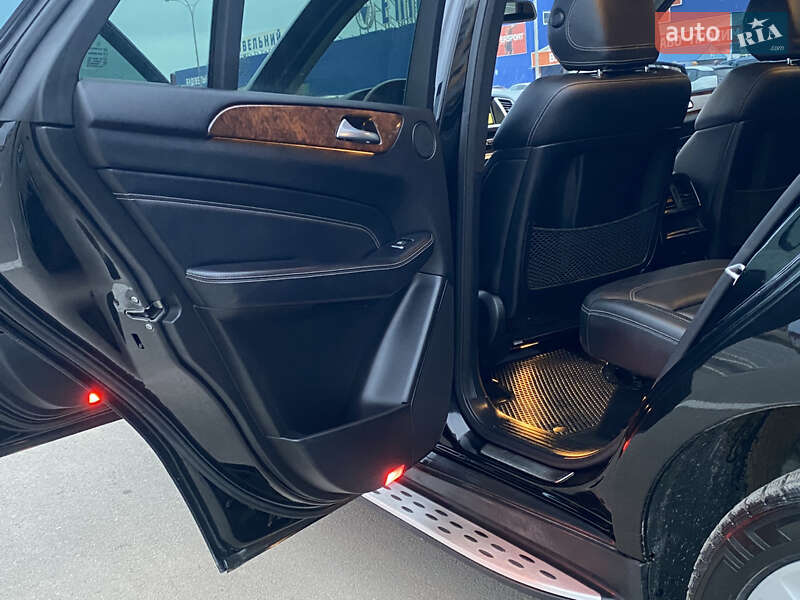 Внедорожник / Кроссовер Mercedes-Benz M-Class 2012 в Каменец-Подольском