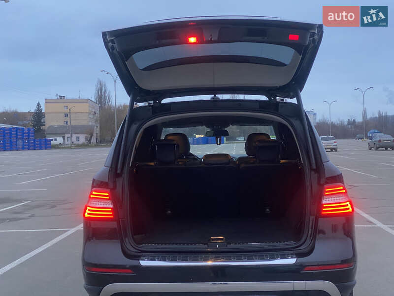 Внедорожник / Кроссовер Mercedes-Benz M-Class 2012 в Каменец-Подольском