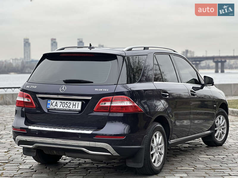 Внедорожник / Кроссовер Mercedes-Benz M-Class 2012 в Киеве фото 12 Внедорожник / Кроссовер Mercedes-Benz M-Class 2012 в Киеве