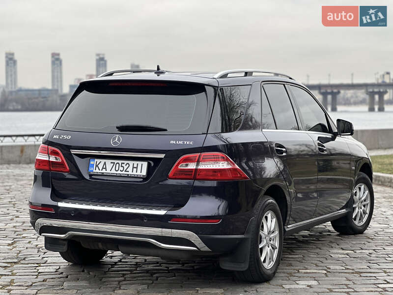 Внедорожник / Кроссовер Mercedes-Benz M-Class 2012 в Киеве фото 14 Внедорожник / Кроссовер Mercedes-Benz M-Class 2012 в Киеве