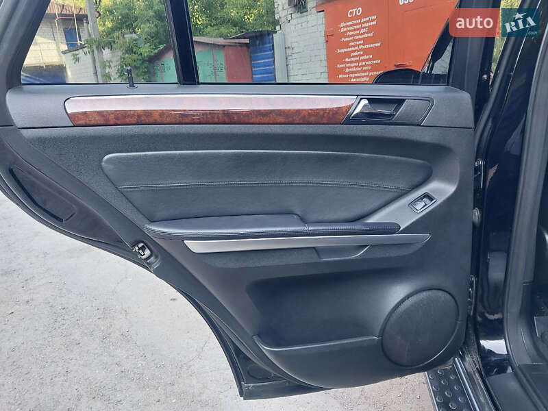 Позашляховик / Кросовер Mercedes-Benz M-Class 2008 в Дніпрі