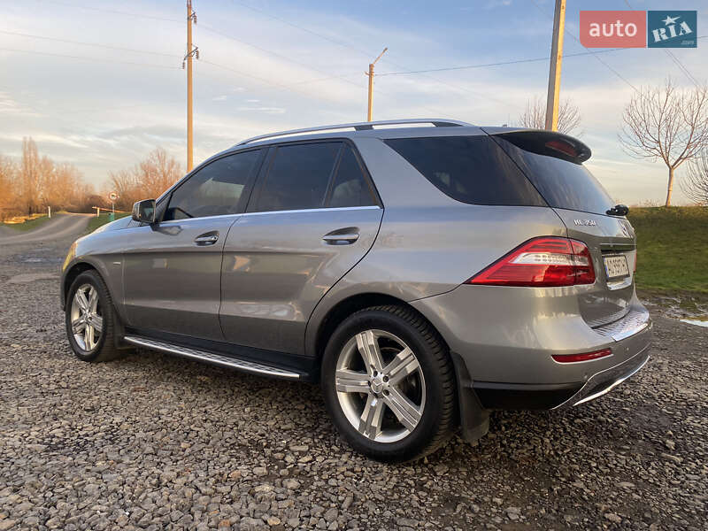 Внедорожник / Кроссовер Mercedes-Benz M-Class 2013 в Ужгороде