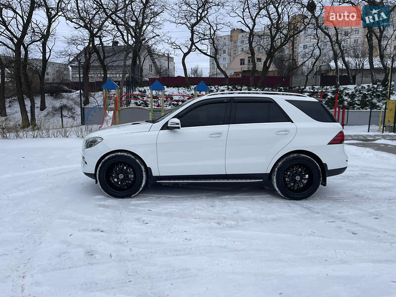 Позашляховик / Кросовер Mercedes-Benz M-Class 2014 в Фастові