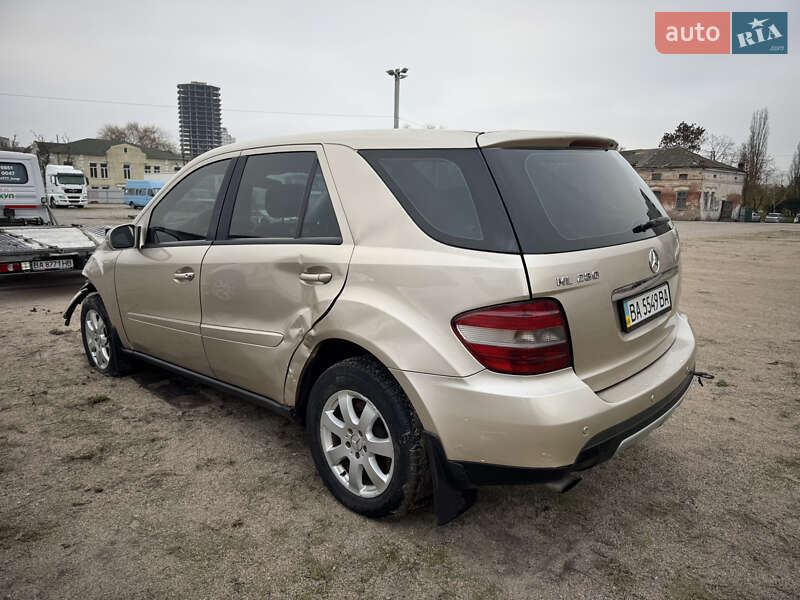 Внедорожник / Кроссовер Mercedes-Benz M-Class 2006 в Кропивницком