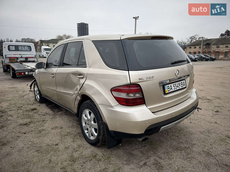 Внедорожник / Кроссовер Mercedes-Benz M-Class 2006 в Кропивницком