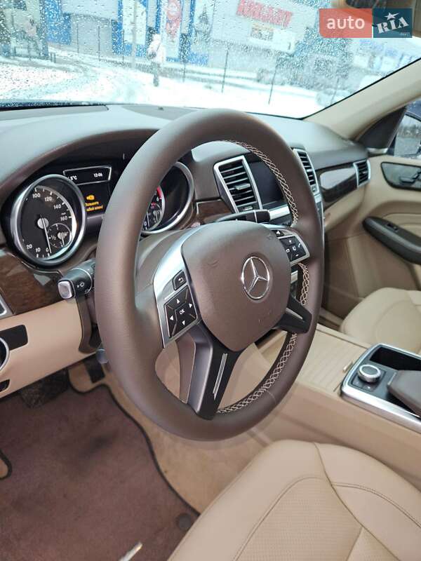 Внедорожник / Кроссовер Mercedes-Benz M-Class 2015 в Ковеле