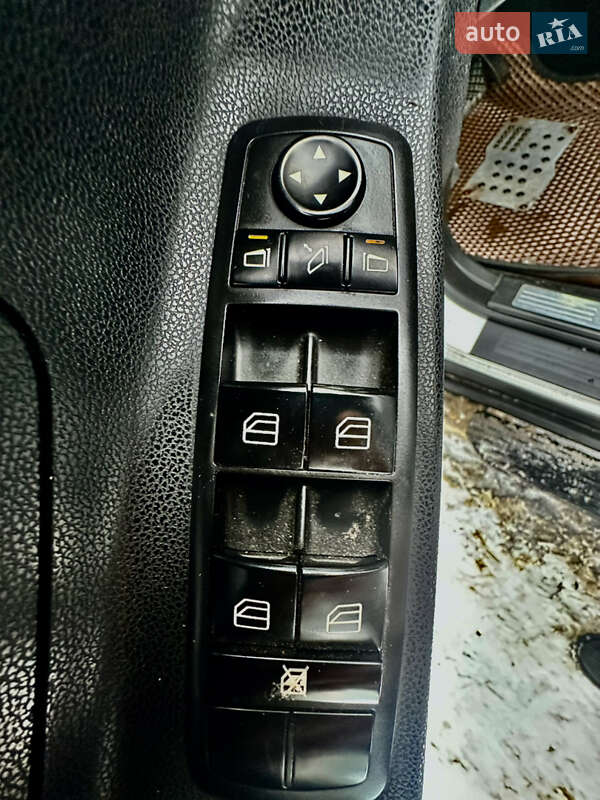 Внедорожник / Кроссовер Mercedes-Benz M-Class 2005 в Киеве фото 33 Внедорожник / Кроссовер Mercedes-Benz M-Class 2005 в Киеве