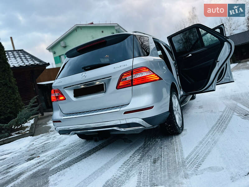 Позашляховик / Кросовер Mercedes-Benz M-Class 2011 в Солотвині