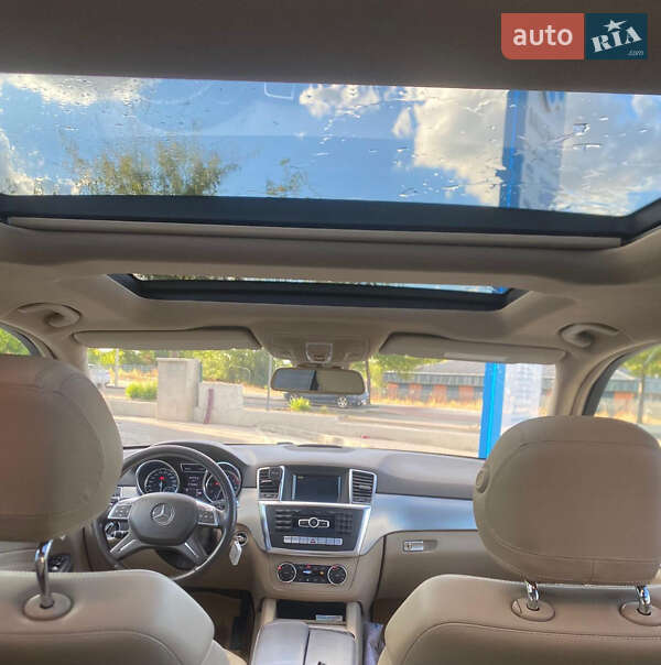 Внедорожник / Кроссовер Mercedes-Benz M-Class 2012 в Киеве