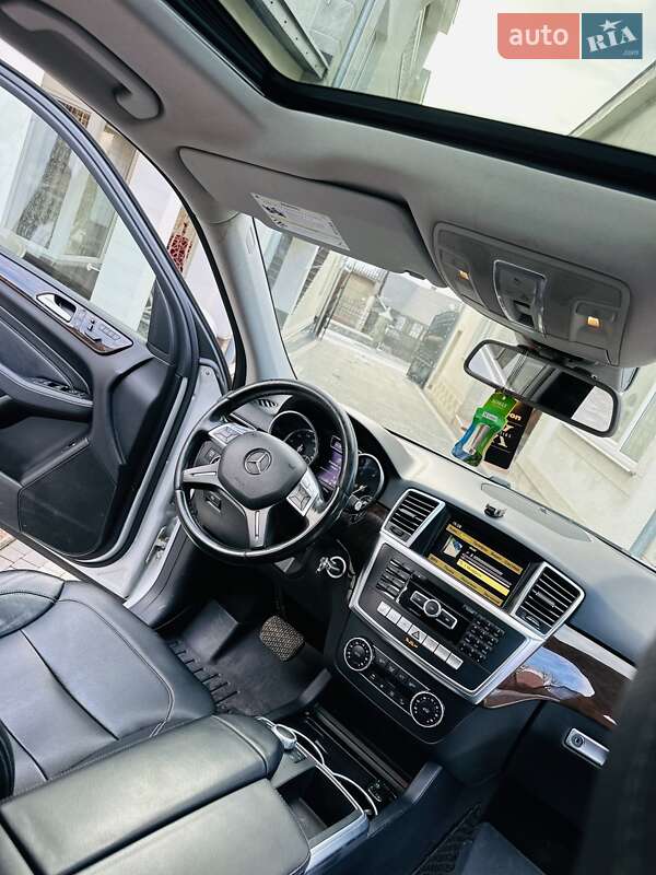 Позашляховик / Кросовер Mercedes-Benz M-Class 2011 в Солотвині