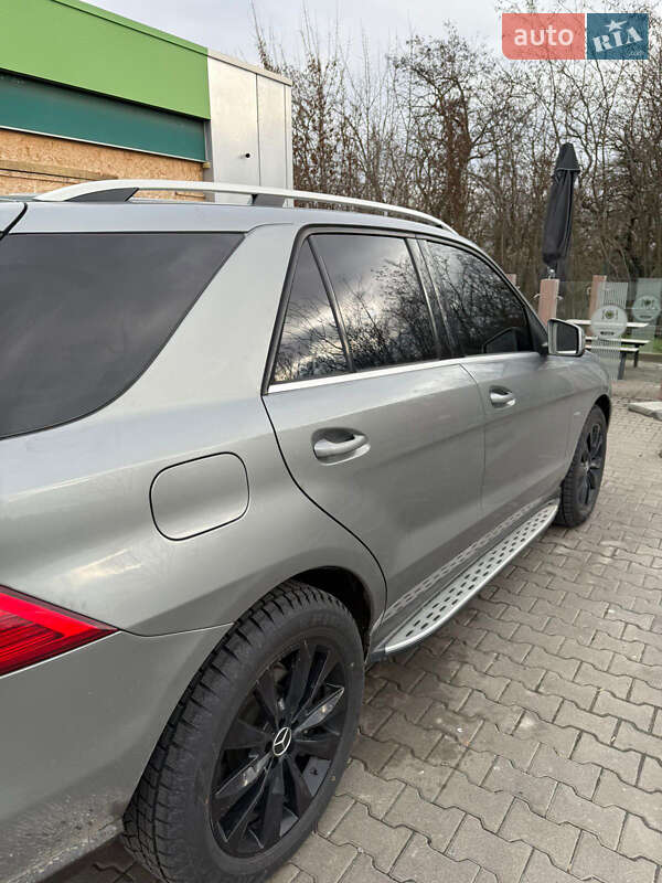 Mercedes-Benz M-Class 2012